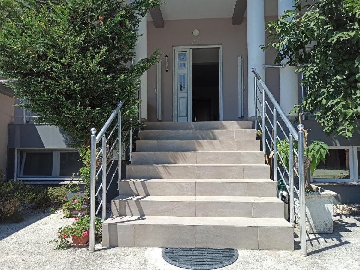 Apartment'S Meti 울친 외부 사진
